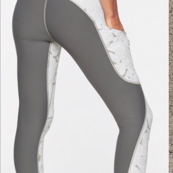 Athleta Leggings NWT size Small - Picture 2 of 2